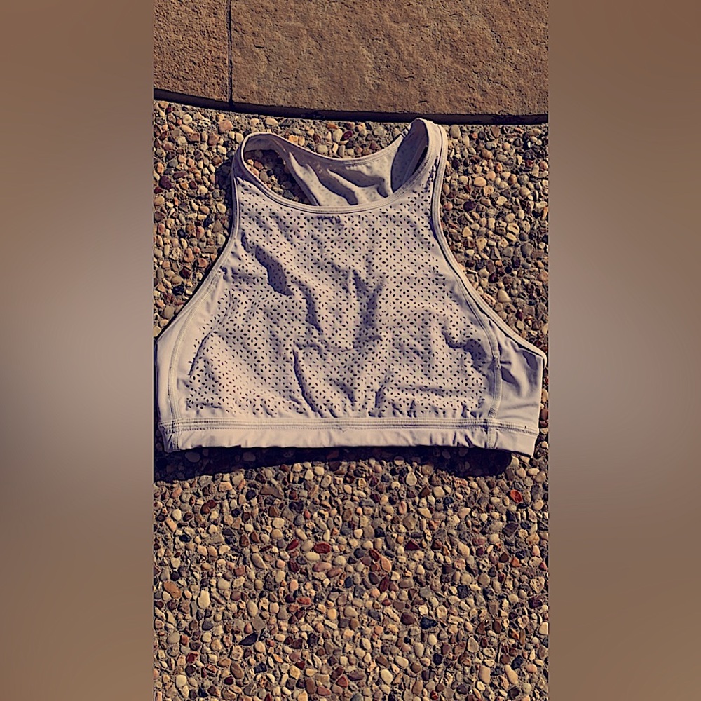 Lululemon sports bra. Size M-L. The color is white.